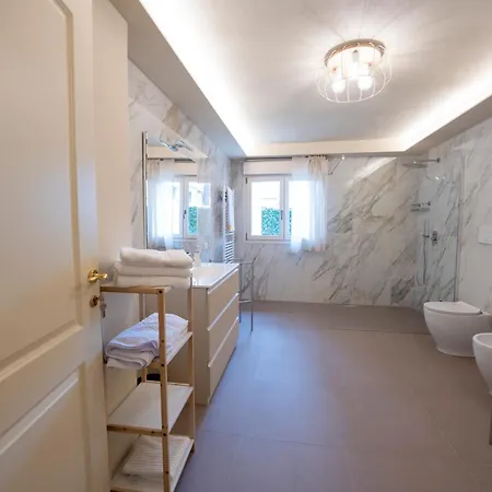 Chic House